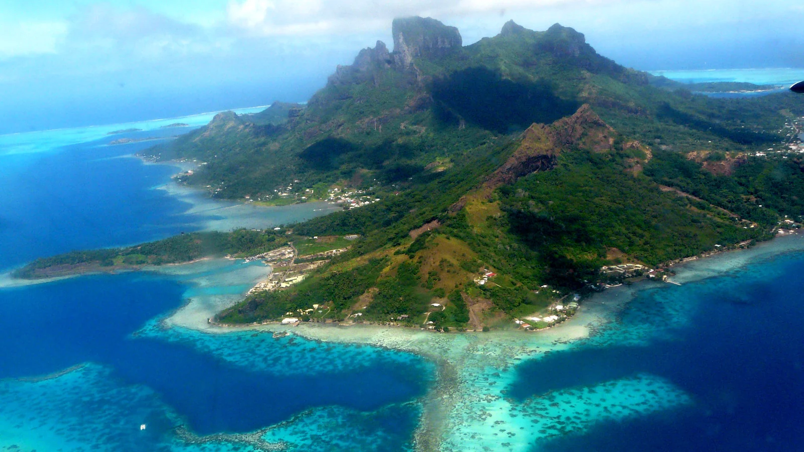 Bora Bora’s volcanic island surrounded by its turquoise lagoon